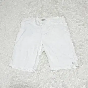 MARK&LONA 화이트 자수 숏팬츠 XL 사이즈
