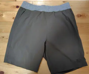 THE NORTH FACE 다크 그린 숏팬츠