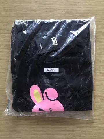 BT21 COOKY 헬로키티 T셔츠 LARGE 사이즈