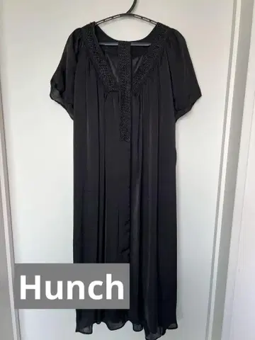 [ Hunch ] 무릎 기장 원피스 반팔 블랙
