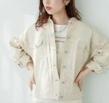 내추럴 꾸뛰르 핀턱 디자인 밴드 카라 G 데님 재킷 아이보리