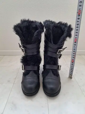 블랙 부츠