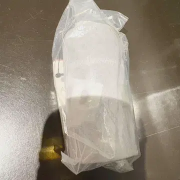 LOWRYSFARM 헬로키티 퀼팅 립 파우치 키 참