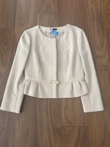TOCCA 옅은 베이지 노카라 자켓 숏 기장