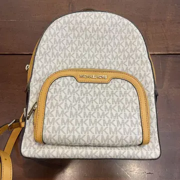 마이클코어스 백팩