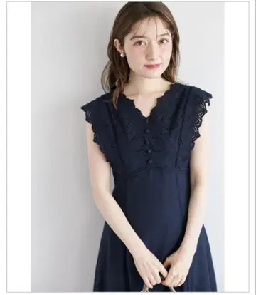 tocco 허리 리본이 달린 코튼 컷워크 레이스 자수 원피스 네이비