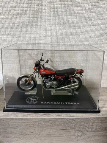 KAWASAKI 750RS 1/18 스케일 캔디 브라운 구형 자동차 차고