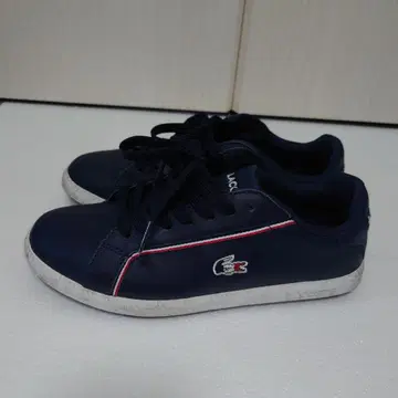 Lacoste 네이비 스트라이프 스니커즈