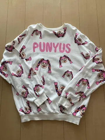 PUNYUS 캐릭터 패턴 맨투맨