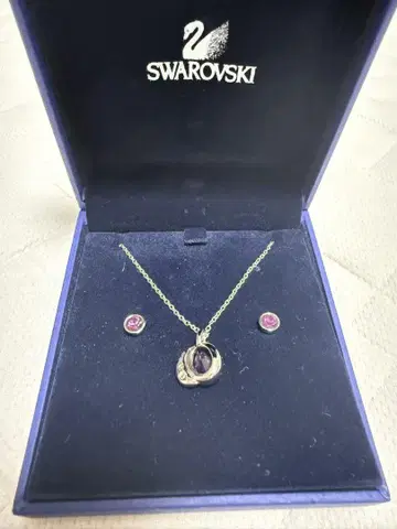 Swarovski 실버 목걸이 귀걸이 세트. 크로스 포함
