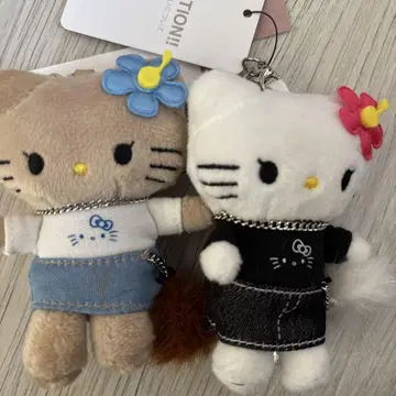 로리즈팜 헬로키티 토이 키링 갸루 핑크 블루