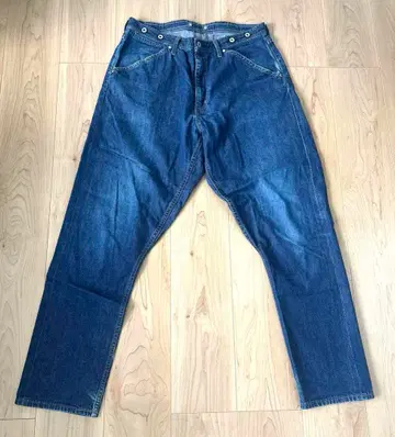 BEAMS 다크 블루 스트레이트 레그 데님