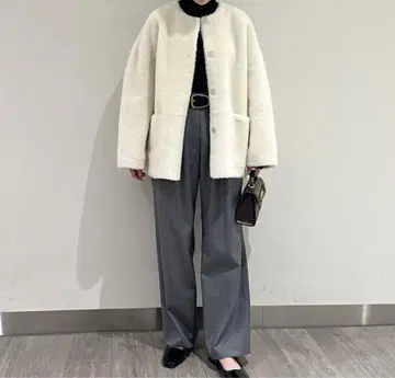 미라 오웬 코쿤 실루엣 숏 기장 보아 코트