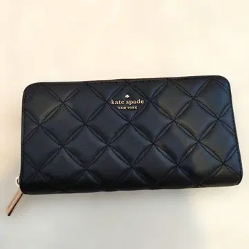 kate spade 블랙 퀼팅 장지갑