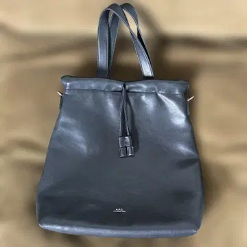 A.P.C. 블랙 가죽 토트백