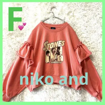 niko and 스톤즈 그래픽 트레이닝복 퍼프 슬리브 핑크