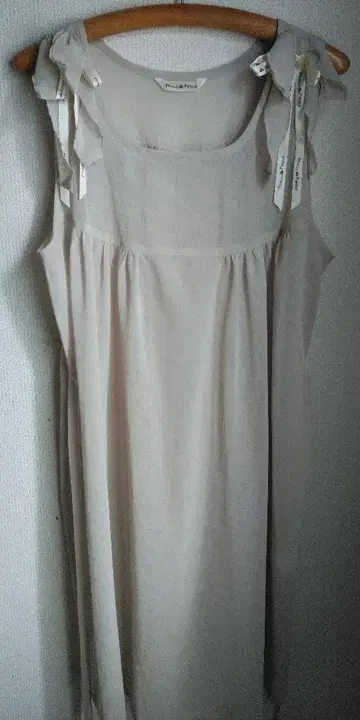 Princi Pessa 베이지 슬리브리스 튜닉
