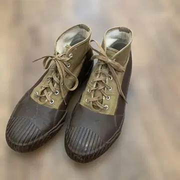 문스타 브라운/카키 하이컷 스니커즈