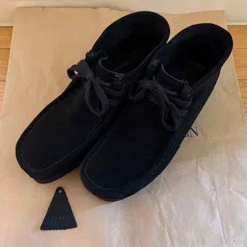 Clarks 클락스 왈라비 스웨이드 26cm 블랙