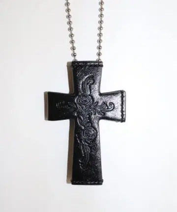 SCULPTOR 블랙 가죽 카드 케이스
