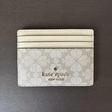 [ 새상품급 ] Kate Spade 클로버 패턴 패스 케이스 베이지