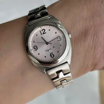 Agnes B 손목시계
