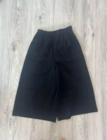 블랙 와이드 크롭 팬츠 쇼츠