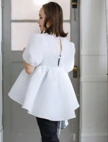 블루 레어 플레어 실루엣 상의 White