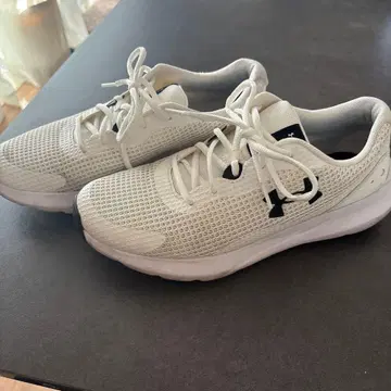 Under Armour 스니커즈 27cm