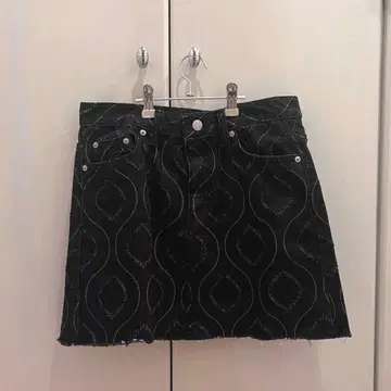 AVANDRESS 블랙 데님 미니 스커트