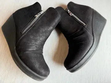 새상품급 스케쳐스 메모리폼 숏부츠 24cm 블랙 통굽