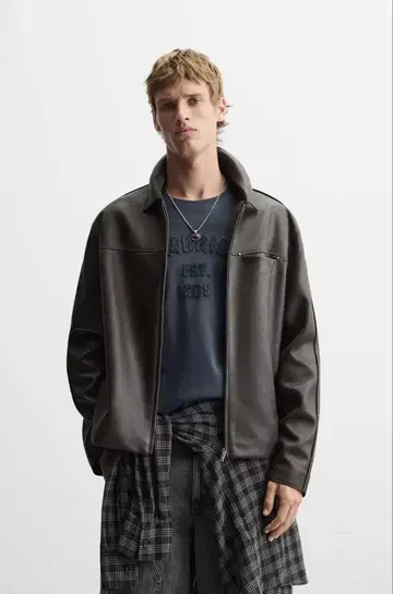 택 포함 새상품 ZARA 그라데이션 페이크 가죽 자켓 L