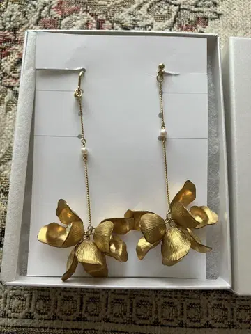 ANNAN WEDDING 플라워 귀찌 골드