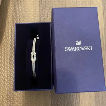 Swarovski 실버 매듭 디자인 팔찌