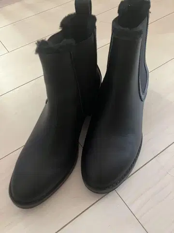 EMU 숏부츠 24