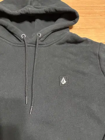 Volcom 블랙 후드 부착 후드티