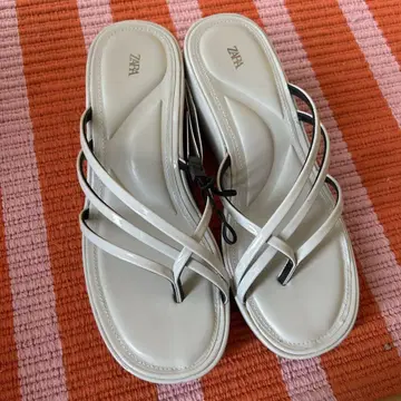 ZARA 화이트 웨지 샌들 37