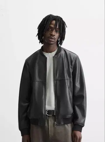 택 포함 새상품 ZARA 인조 가죽 봄버 자켓 XL