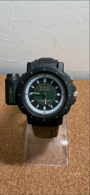 BIVOUAC MICRO FLASH BEAM 손목시계