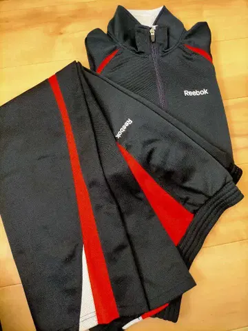 새상품급 Reebok 저리 세트 블랙/빨간색