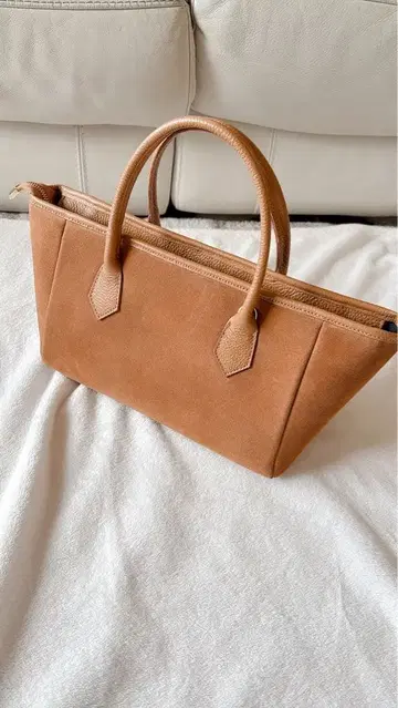 [ 미사용 새상품 ] AULENTTY 스웨이드 백