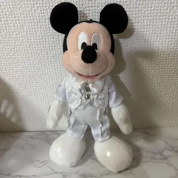 빅밴드 비트 화이트 턱시도 미키 인형 배지 BBB