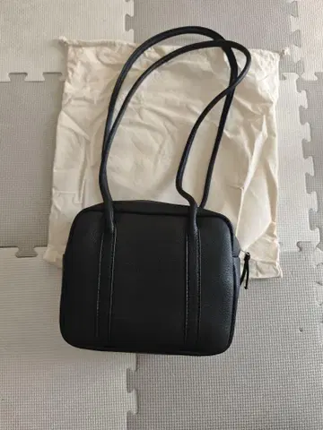 아에타 보스턴 숄더백