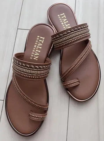 새상품 ITALIAN SHOE MAKERS 비즈 장식 플랫 샌들