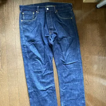 다크 네이비 스트레이트 데님 버튼 플라이