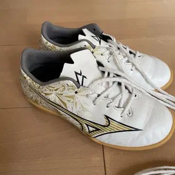 MIZUNO ALPHA 축구화 화이트/골드 20cm