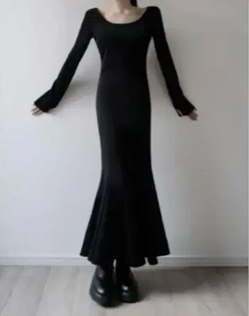 maison celon back open mermaid dress 블랙