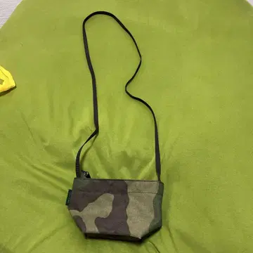 카모플라쥬 숄더백