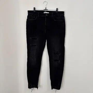 ZARA 블랙 스키니 데님 데미지 가공 EUR44