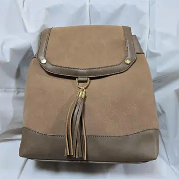 태슬 장식 베이지 브라운 백팩